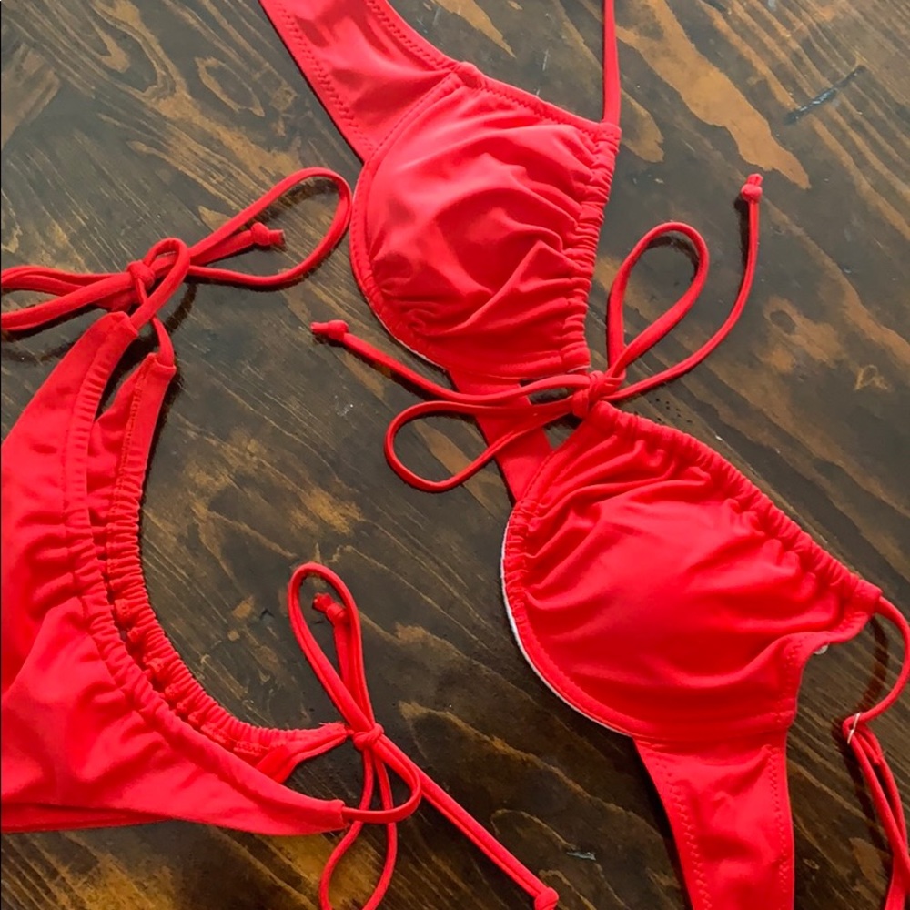 Never worn bikini 👛